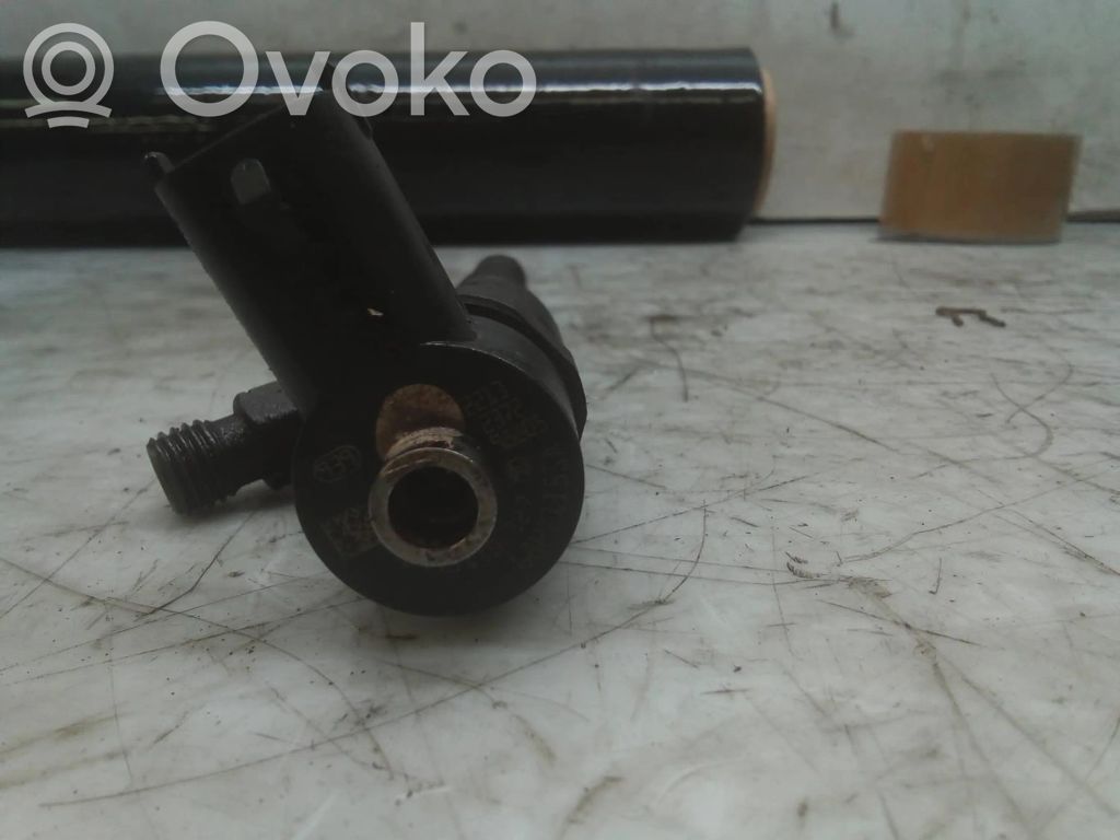 Inyector de combustible   0445110327