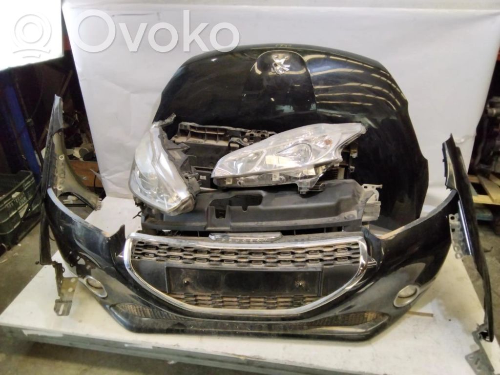 Peugeot 208 I Etukulmapaneeli 