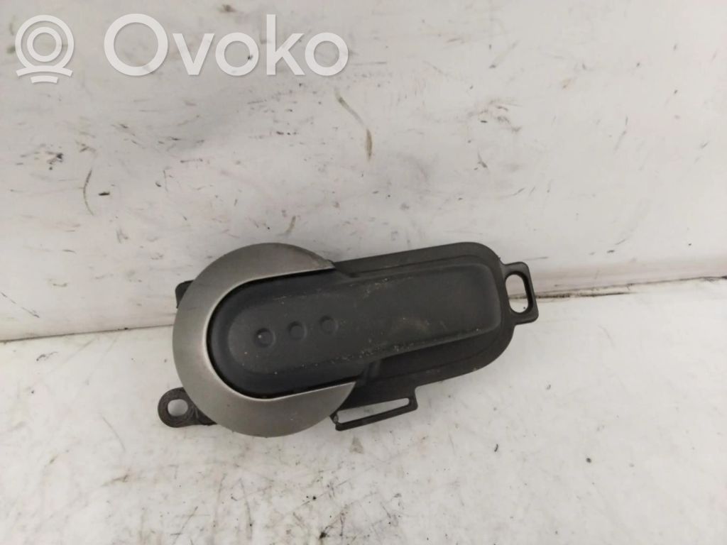Nissan Note (E11) Poignée inférieure de porte avant