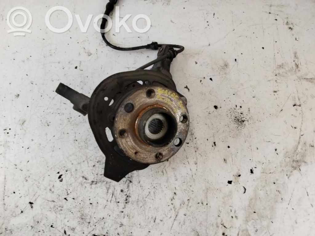 Opel Corsa C Zwrotnica koła przedniego 