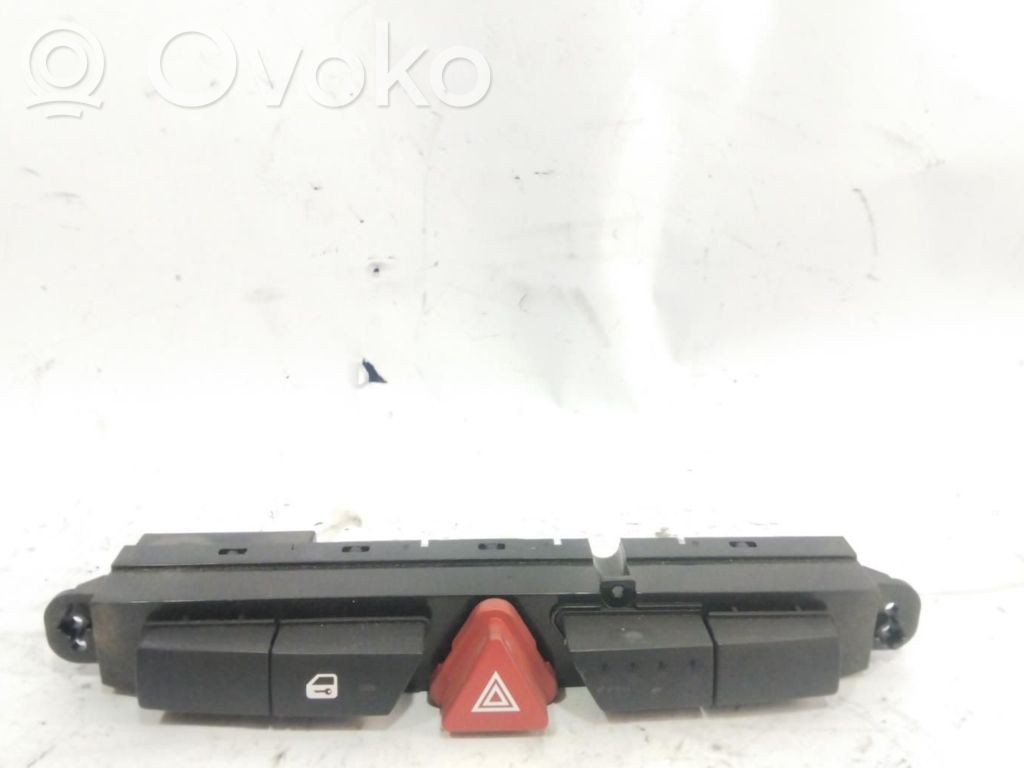 Botón interruptor de luz de peligro   937001H000