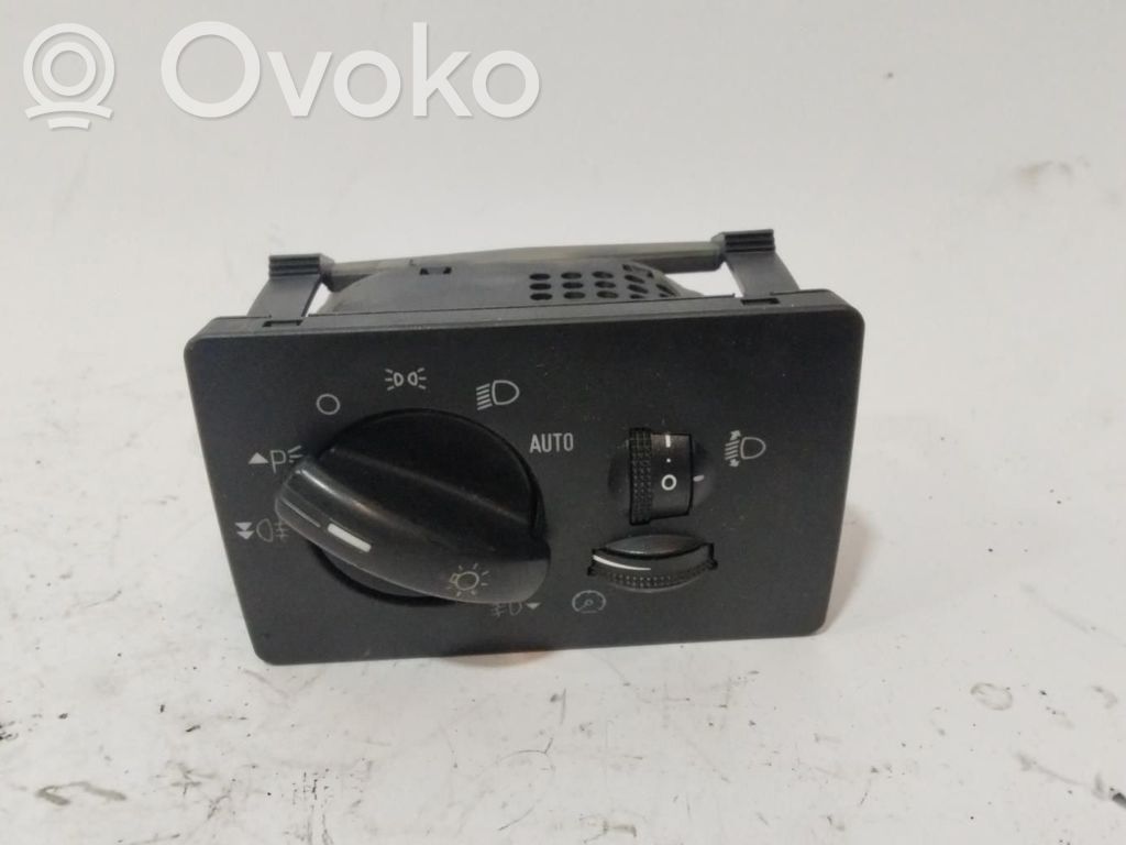 Interruptor de luz   13A024