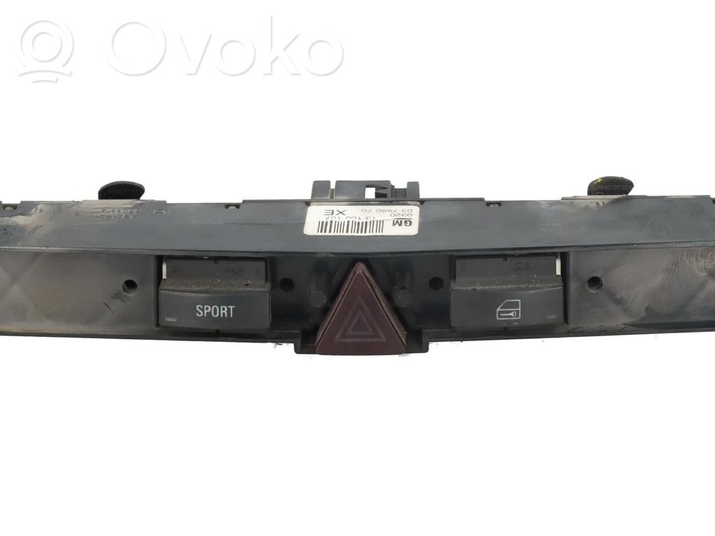 Opel Astra H Hazard light switch 