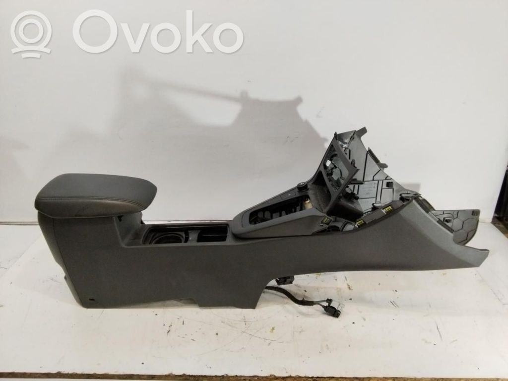 Ford Focus Galinės sedynės porankis 