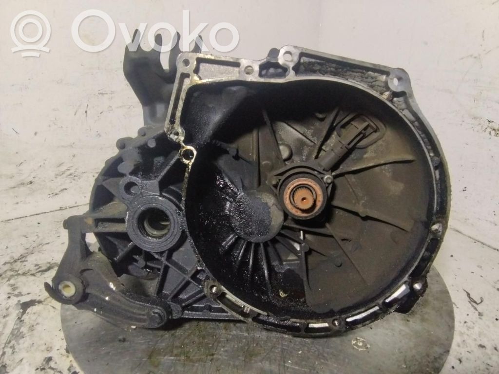 5 Gang Schaltgetriebe   3M5R7002YF