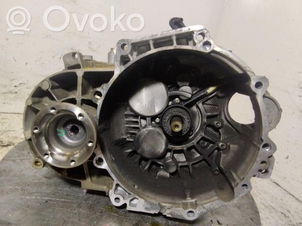Audi Q3 8U Cutie viteze manuală cu 5 trepte 