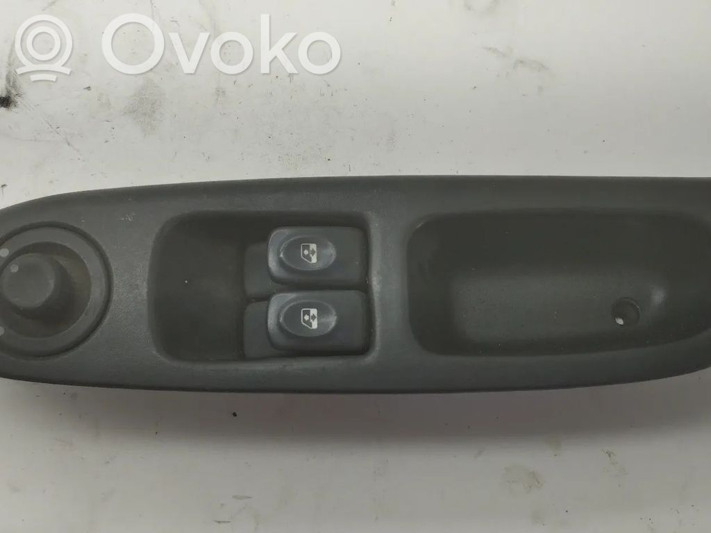 Renault Clio I Electric window control switch 