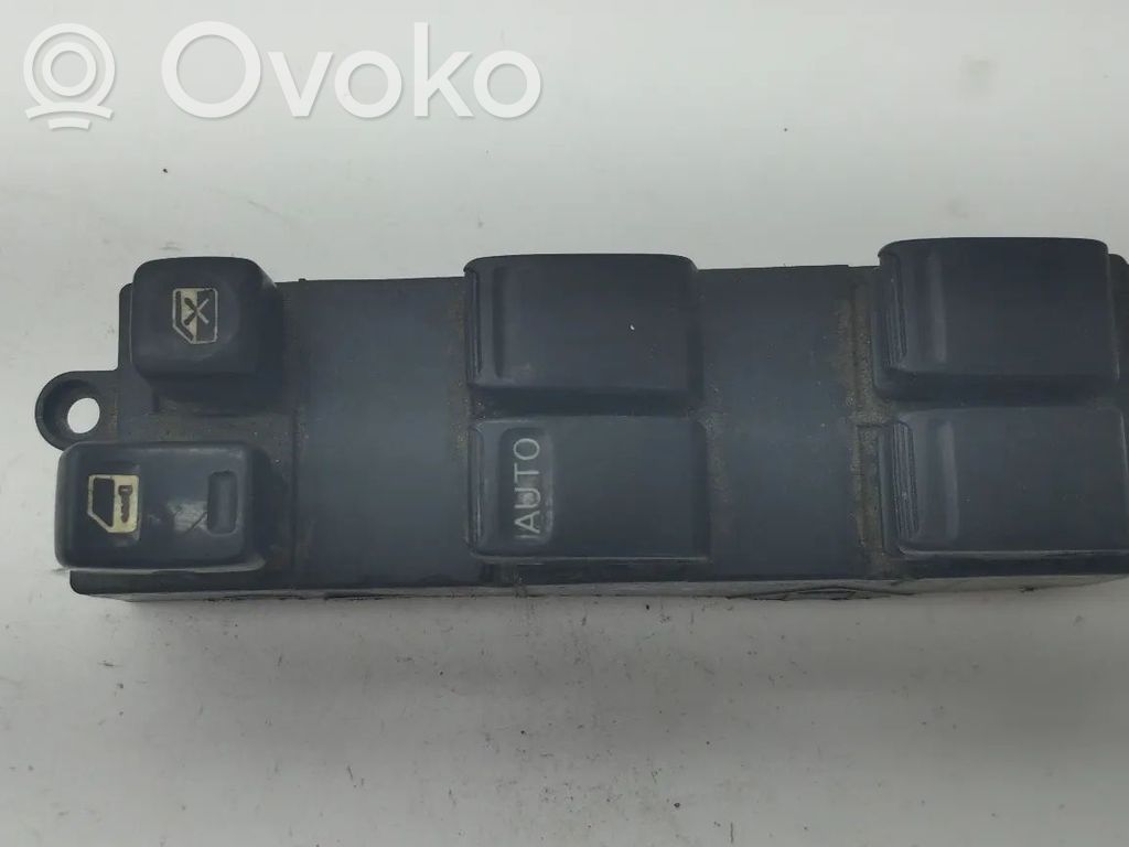Nissan NP300 Sähkötoimisen ikkunan ohjauskytkin 