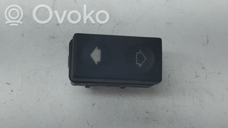 Interruptor del elevalunas eléctrico   1393361,5PINOS