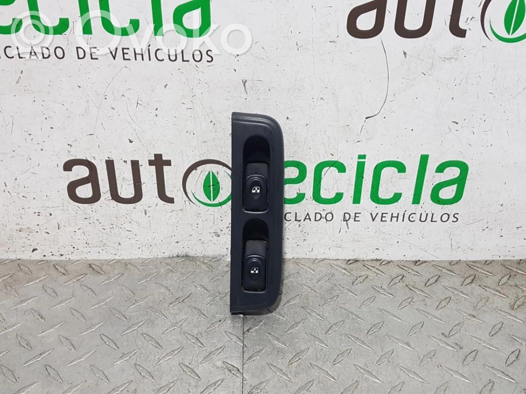 Renault Clio II Przyciski szyb 