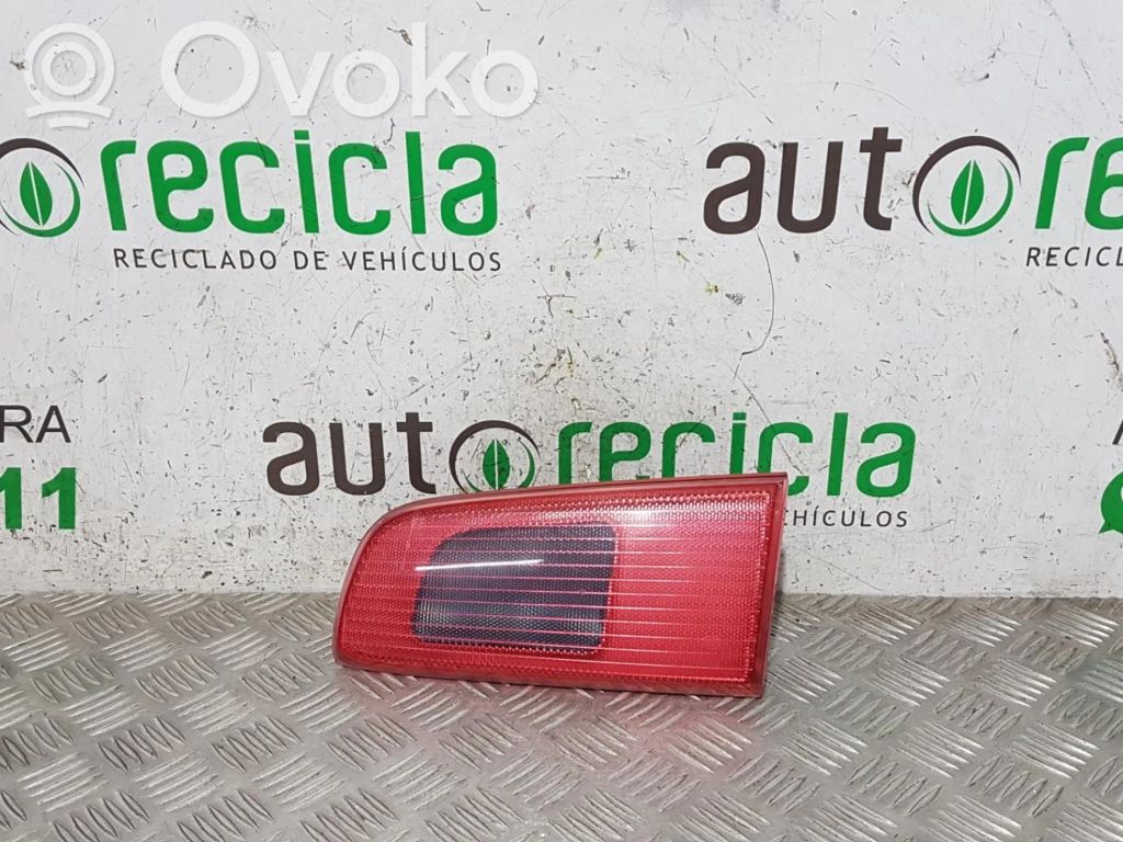 Mazda 2 Aizmugurējais lukturis virsbūvē 