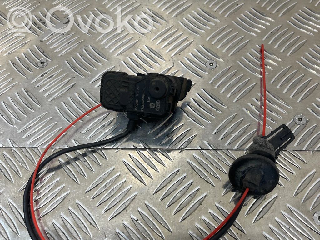 Siłowniki klapki wlewu paliwa   4H0810773E,4H0810773
