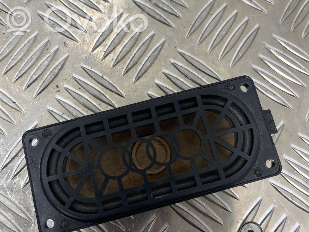 Audi A3 S3 8P Panel speaker 