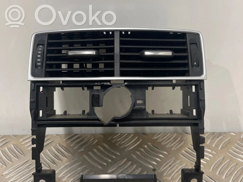 Audi A8 S8 D3 4E Oro grotelės gale 
