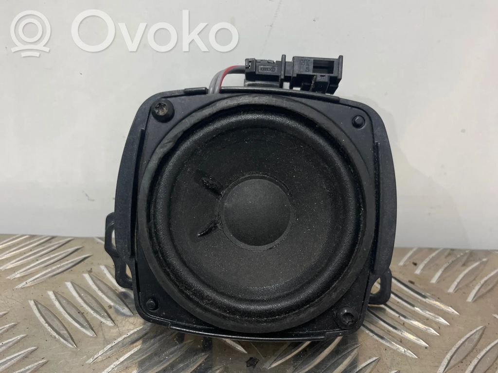 Audi A8 S8 D3 4E Etuoven kaiutin 