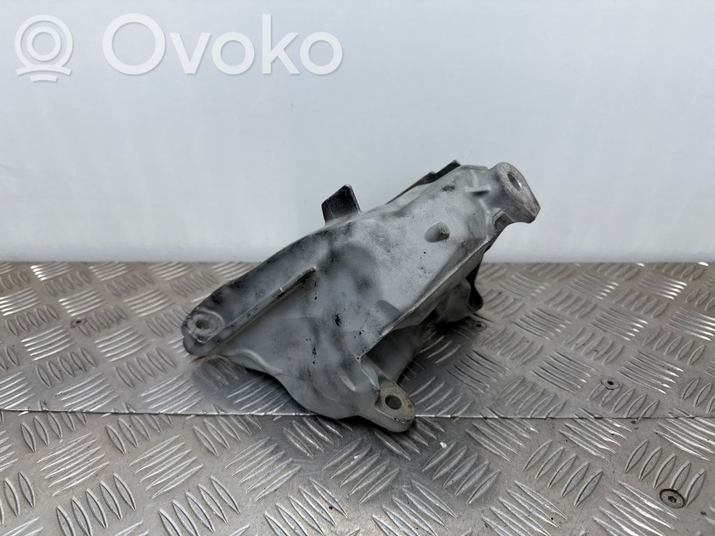Audi Q7 4M Engine mounting bracket 