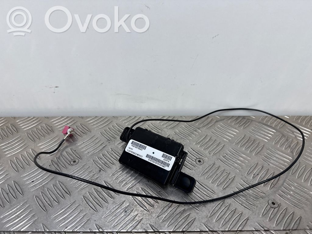 Dodge Durango III Radio antenna 