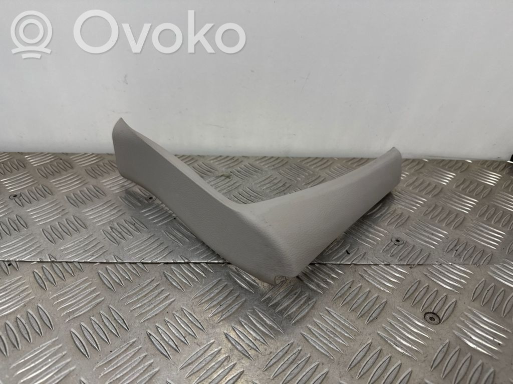 Chrysler Pacifica (A) pillar trim 
