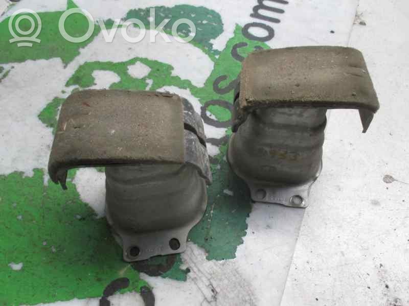 Alfa Romeo 147 Priekinis laikiklis bamperio 