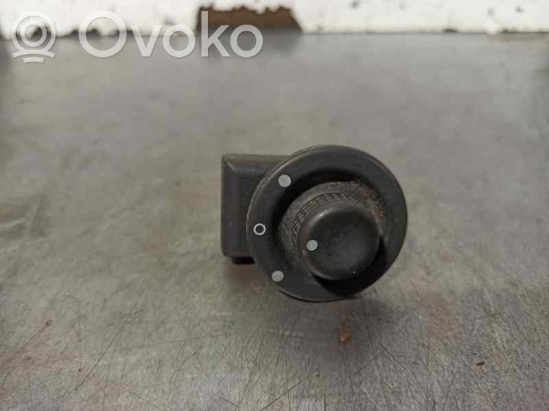 Renault Megane II Wing mirror switch 