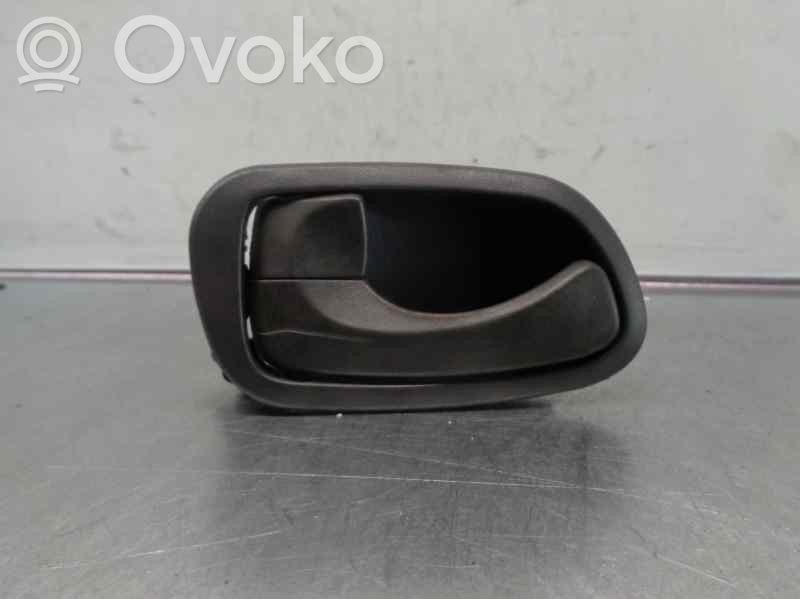 Daewoo Nubira Takaoven sisäkahva 