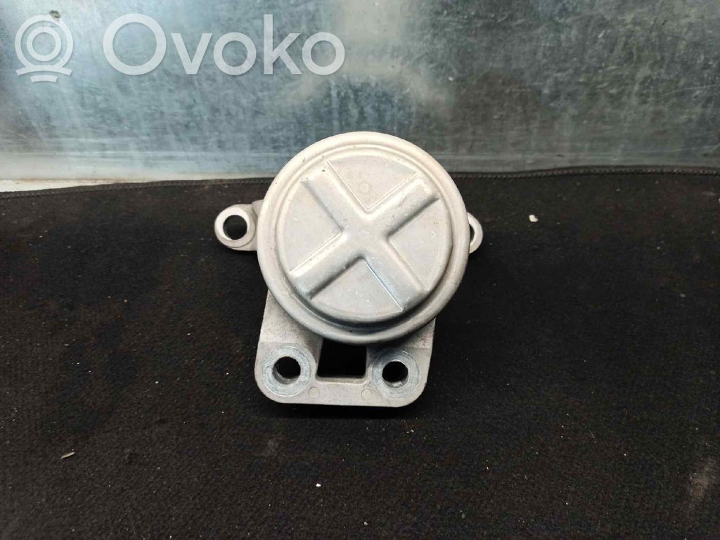 Ford Mondeo MK IV Moottorin kiinnikekorvake