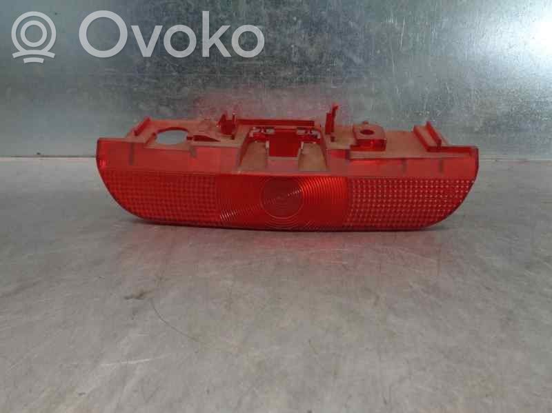 Mazda 2 Kolmas/lisäjarruvalo 