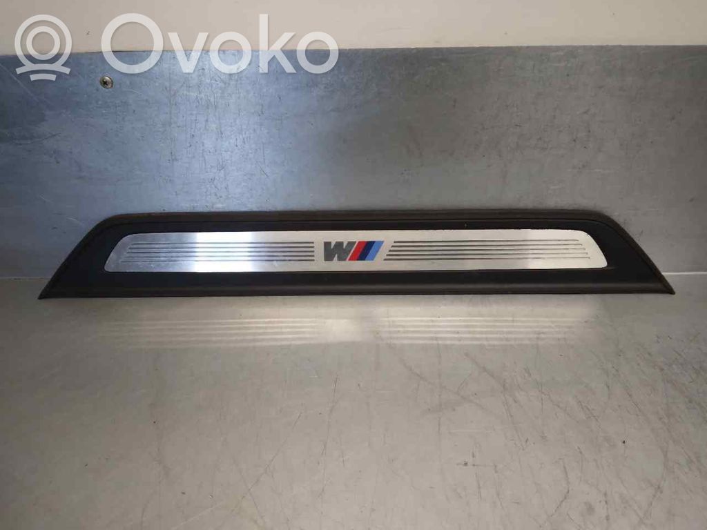 BMW 5 G30 G31 G38 Verkleidung des Armaturenbretts 