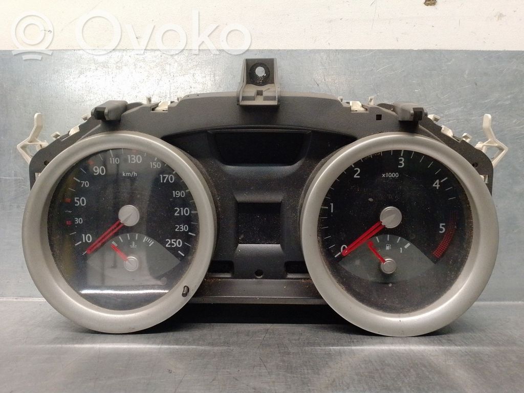 Renault Megane II Compteur de vitesse tableau de bord 