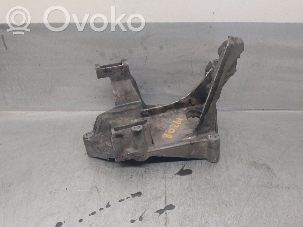 Ford Focus Ģeneratora stiprinājums