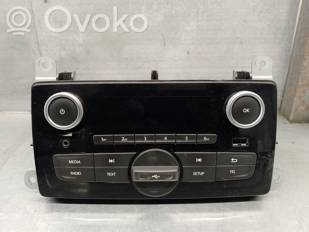 Renault Clio IV Steuergerät Audioanlage Soundsystem Hi-Fi 