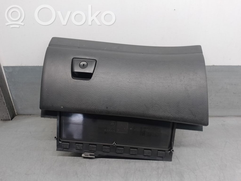 Volvo XC90 Daiktadėžė