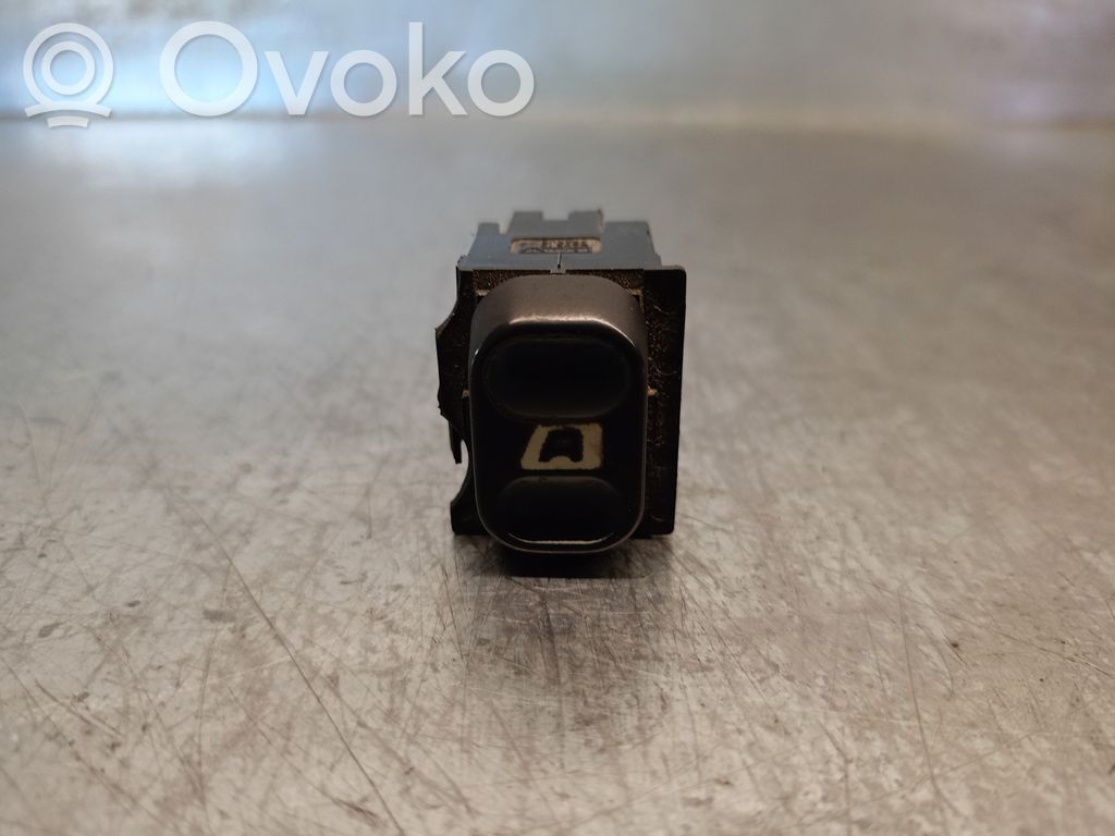 Peugeot Partner Elektrisko logu slēdzis