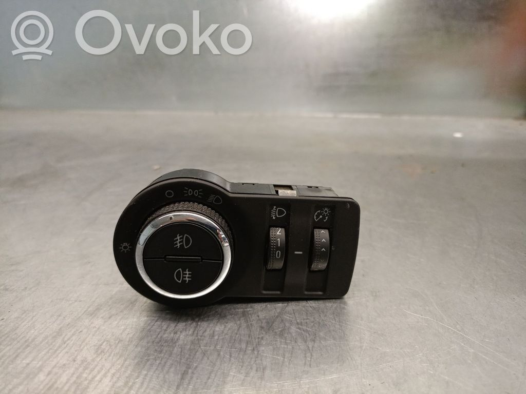 Opel Astra J Comutator lumini bord 