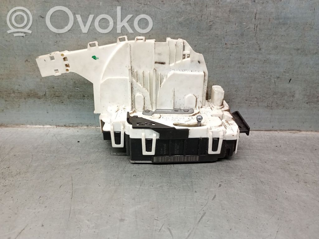 Volkswagen Crafter Замок передней двери 