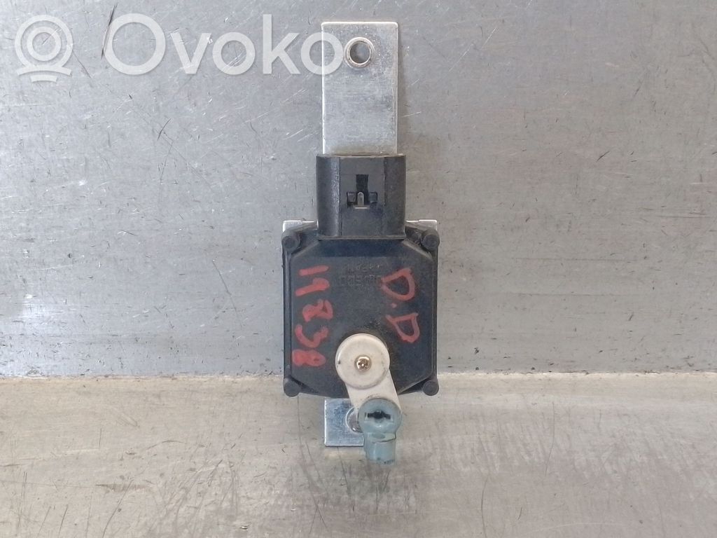Nissan Atleon Moteur de verrouillage porte avant 