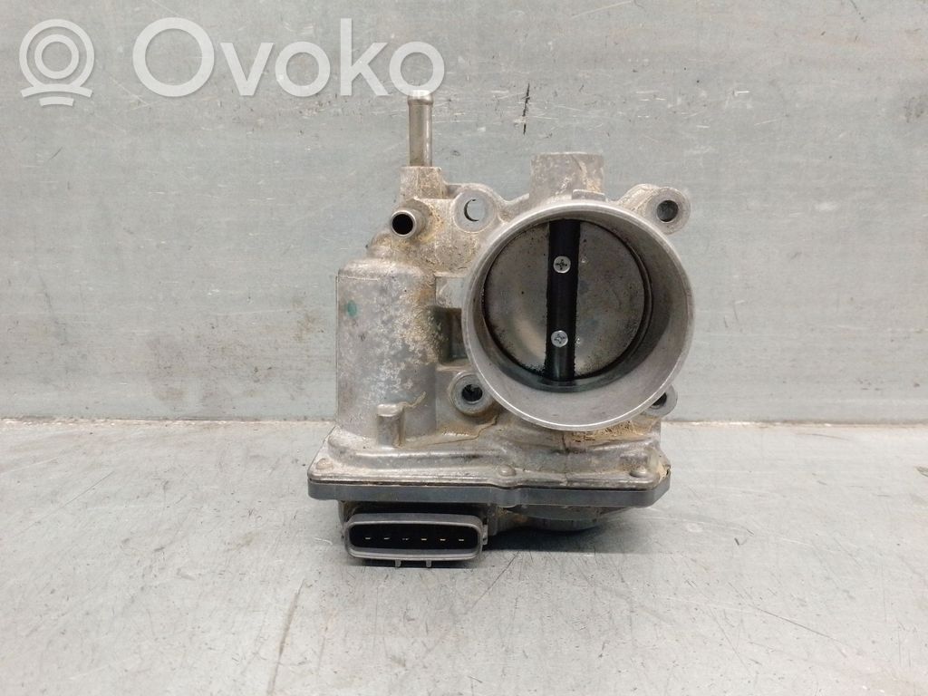 Toyota Corolla E160 E170 Kaasuttimen ilmaläppärunko