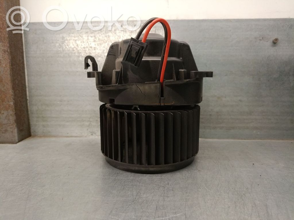 BMW 2 F22 F23 Heater fan/blower 