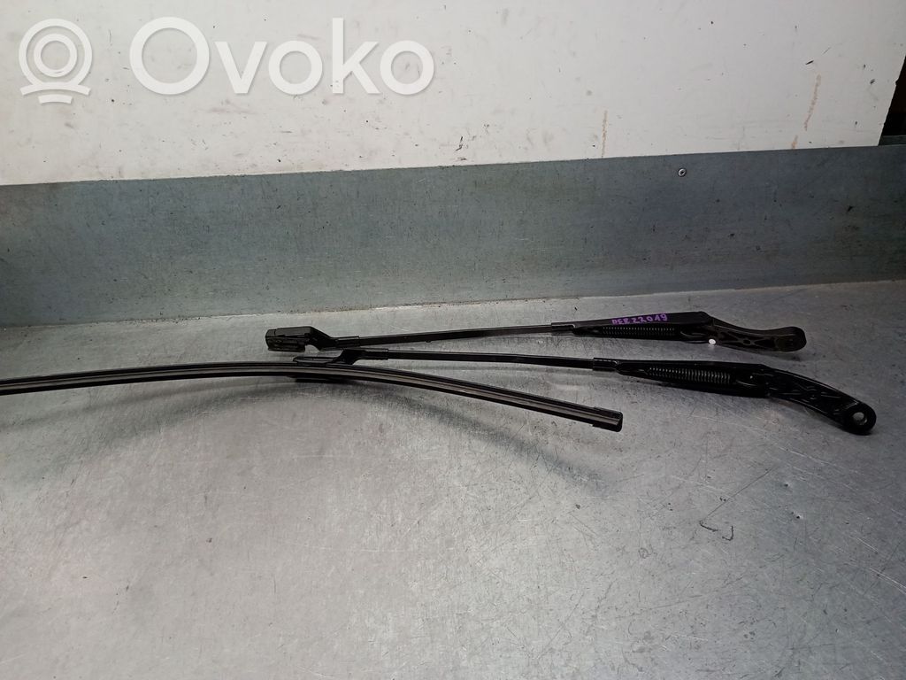 Opel Astra K Wischerarm vorne