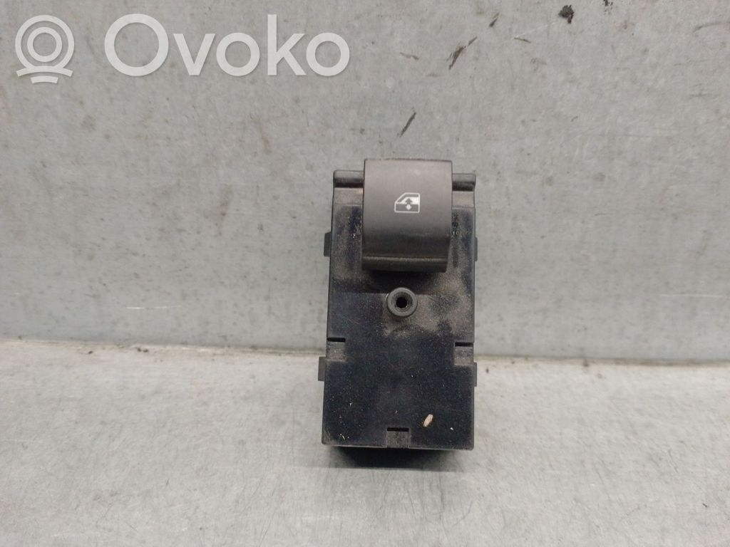 Opel Zafira C Electric window control switch 