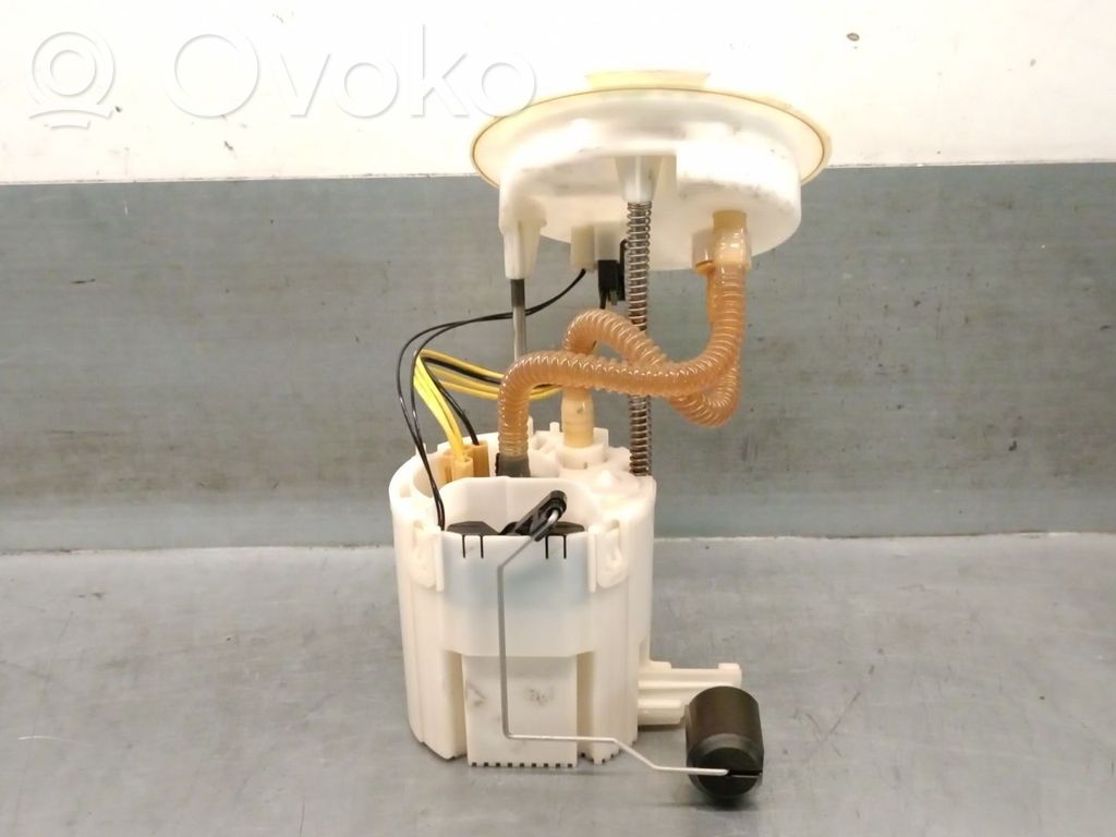 BMW 1 F20 F21 Polttoainesäiliön pumppu 