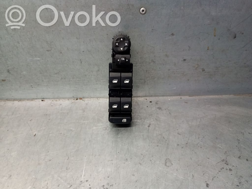 Opel Corsa F Interrupteur commade lève-vitre 