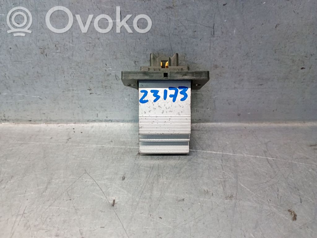 KIA Carens III Lämpöpuhaltimen moottorin vastus 