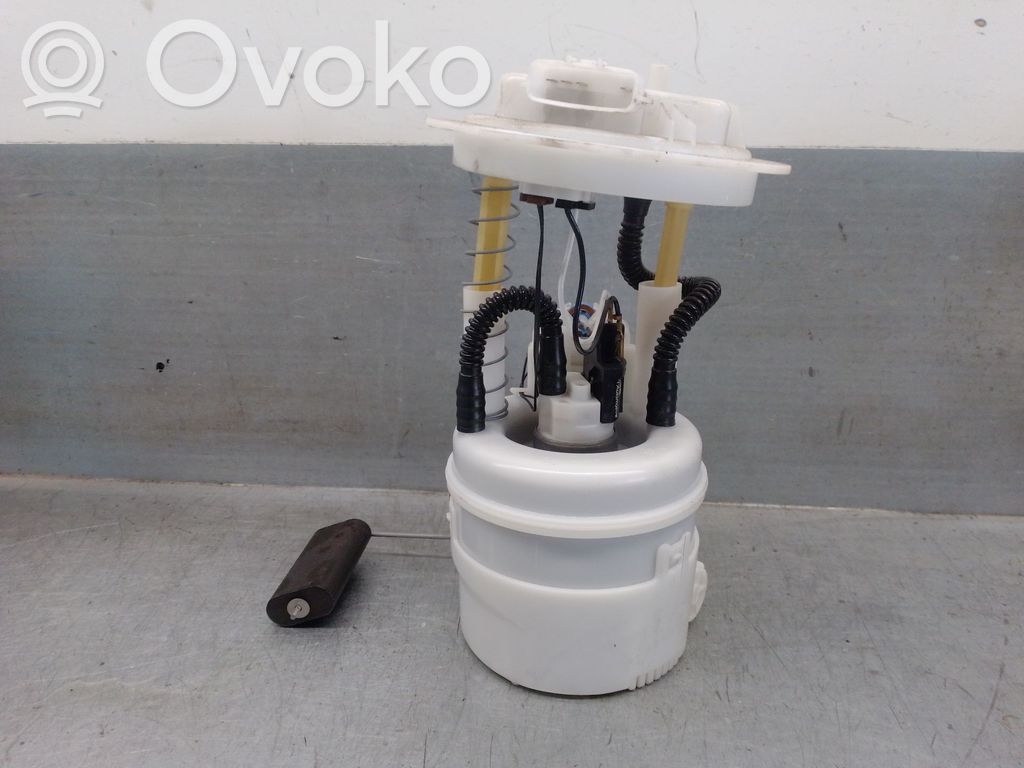 Renault Captur II Pompa carburante immersa
