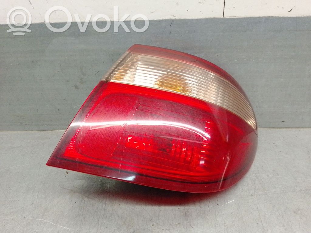 Nissan Almera N16 Luz trasera/de freno 