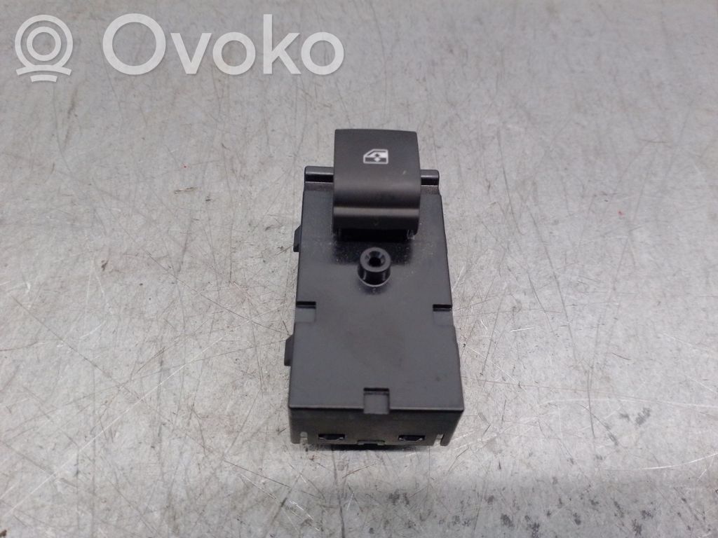 Opel Astra K Electric window control switch 