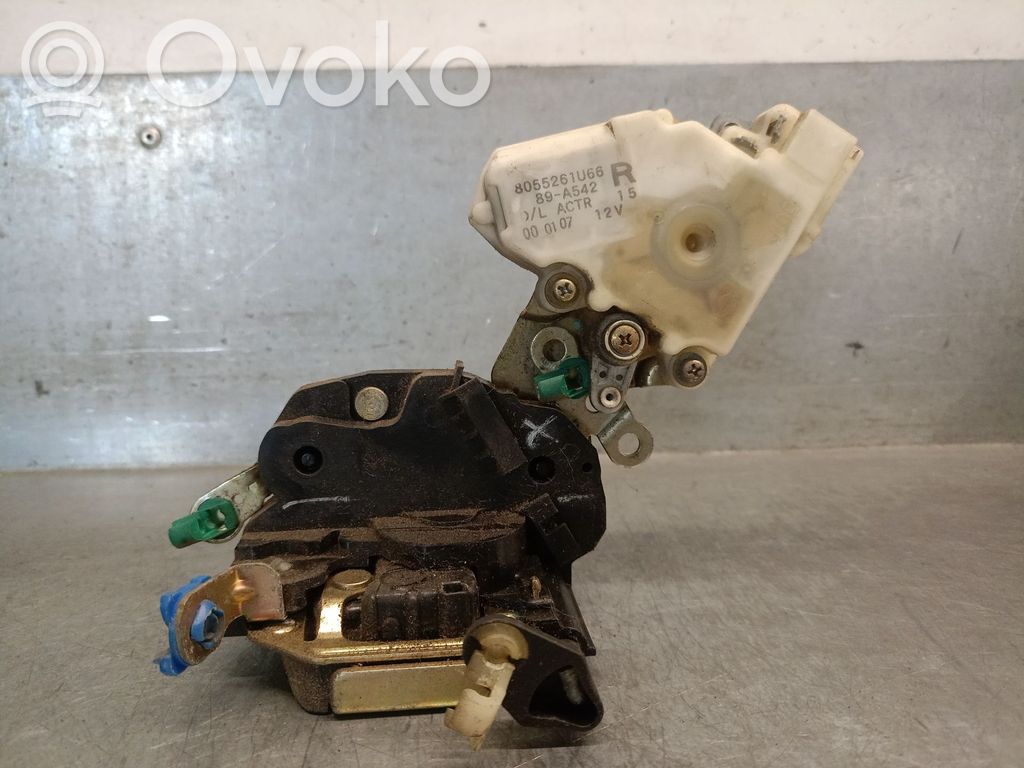 Nissan Almera N16 Durų spyna (dvidurio) 