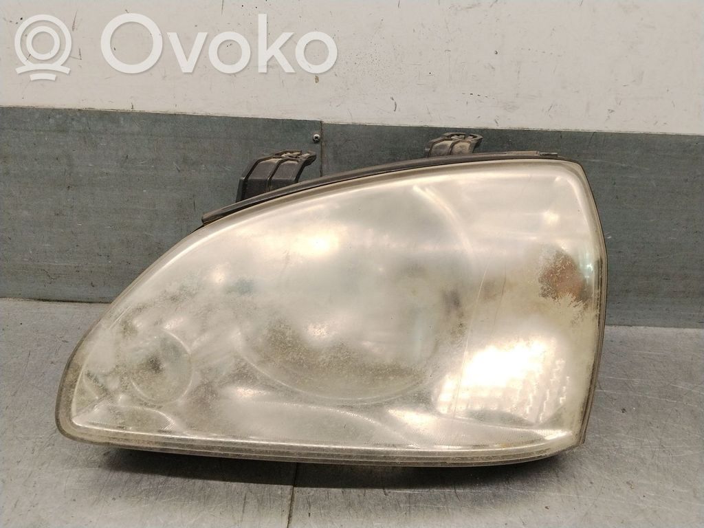 KIA Carens I Phare frontale