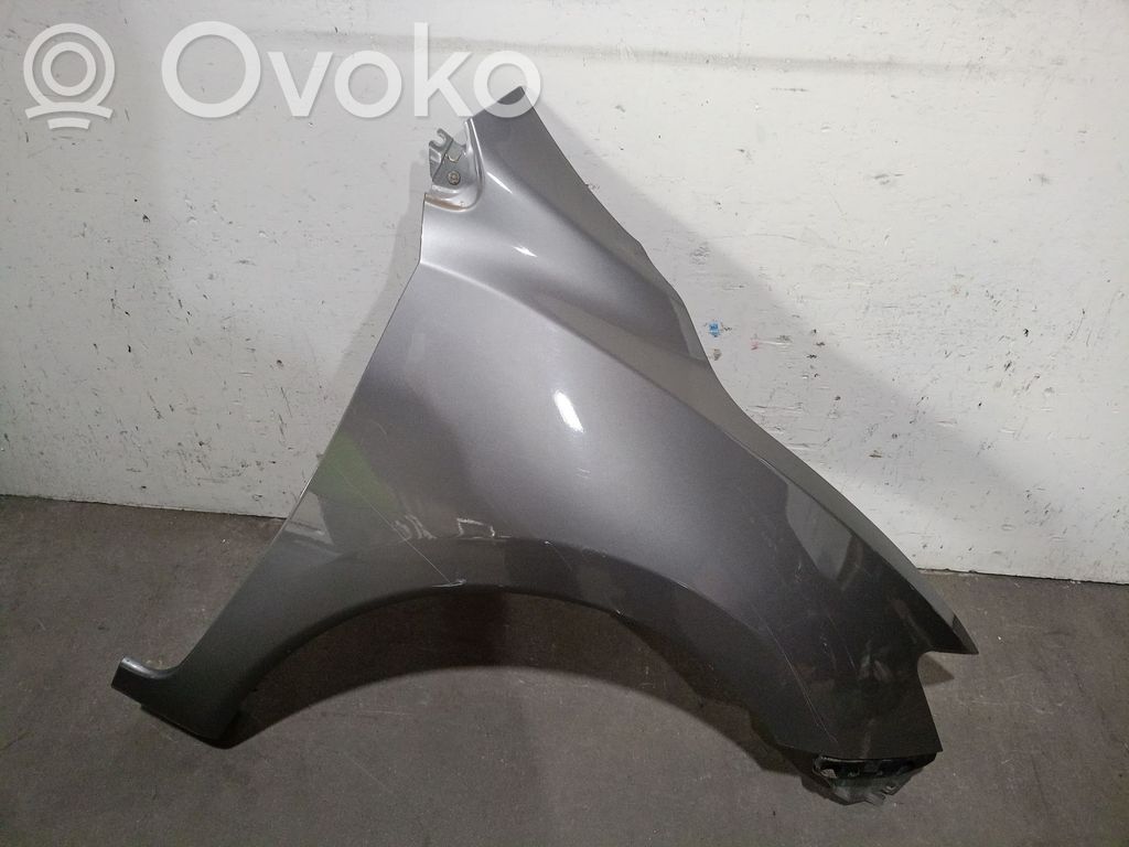 Nissan Pulsar Fender