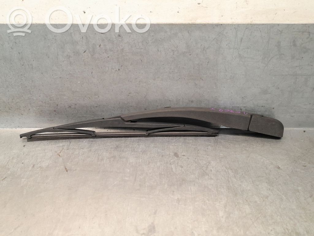 Peugeot 307 Aizmugurējā loga tīrītāja kājiņa 